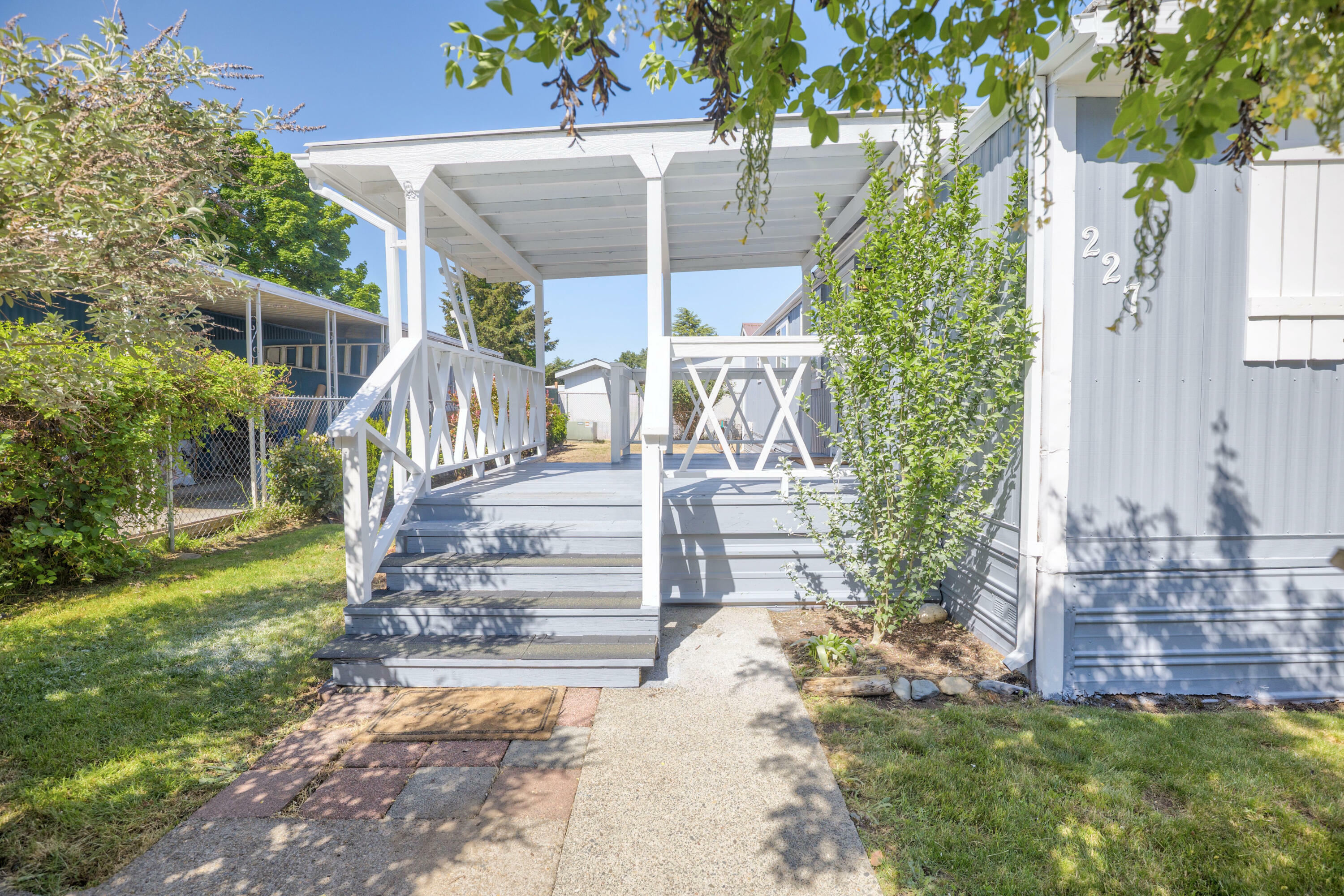 Property Photo:  227 Chestnut Lane  OR 97526 