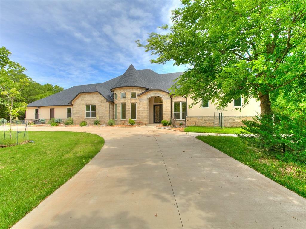 Property Photo: 6209 Lakewood Ridge Road OK 73013
