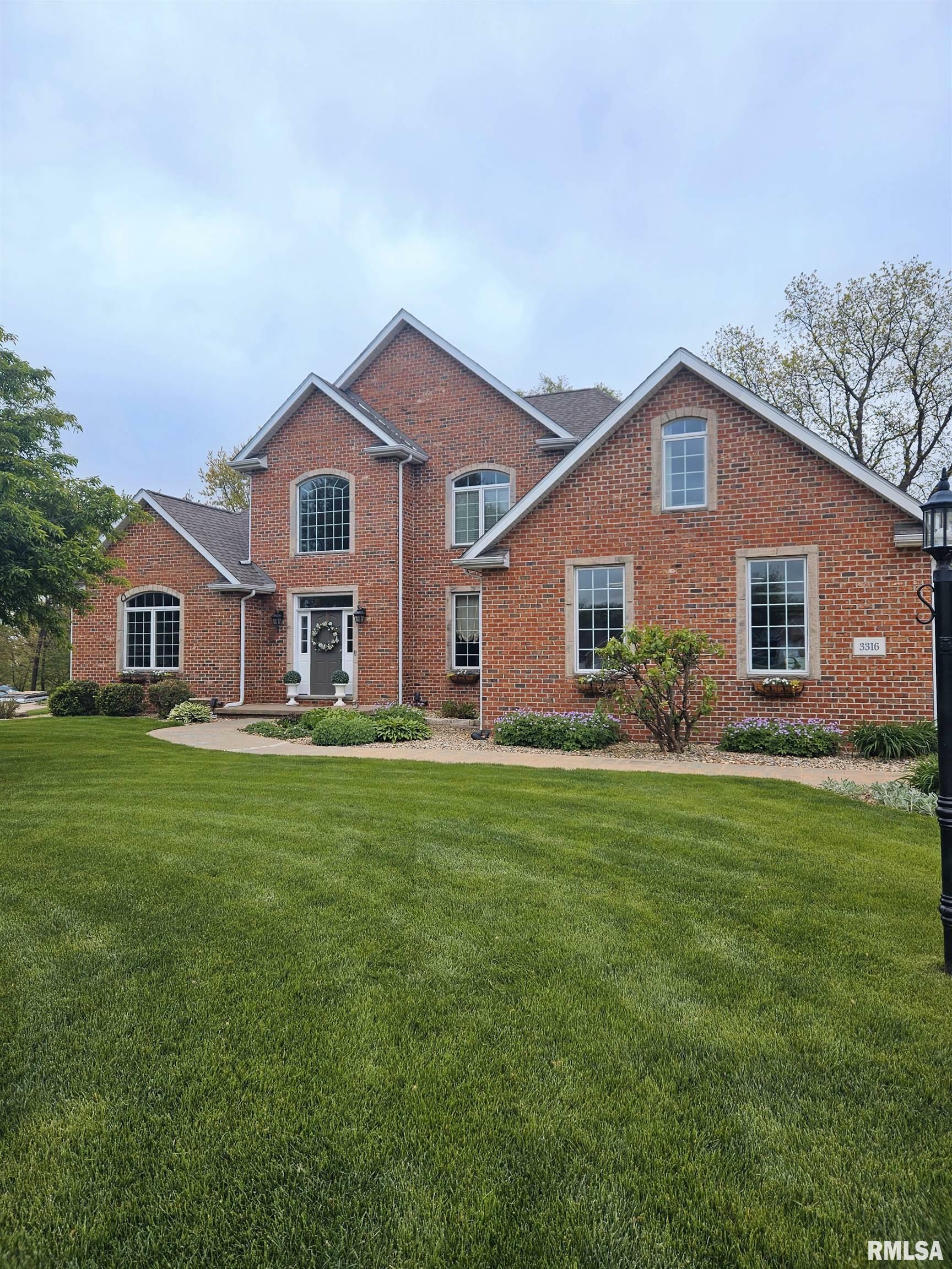 Property Photo: 3316 S Thorncrest Court IL 61547