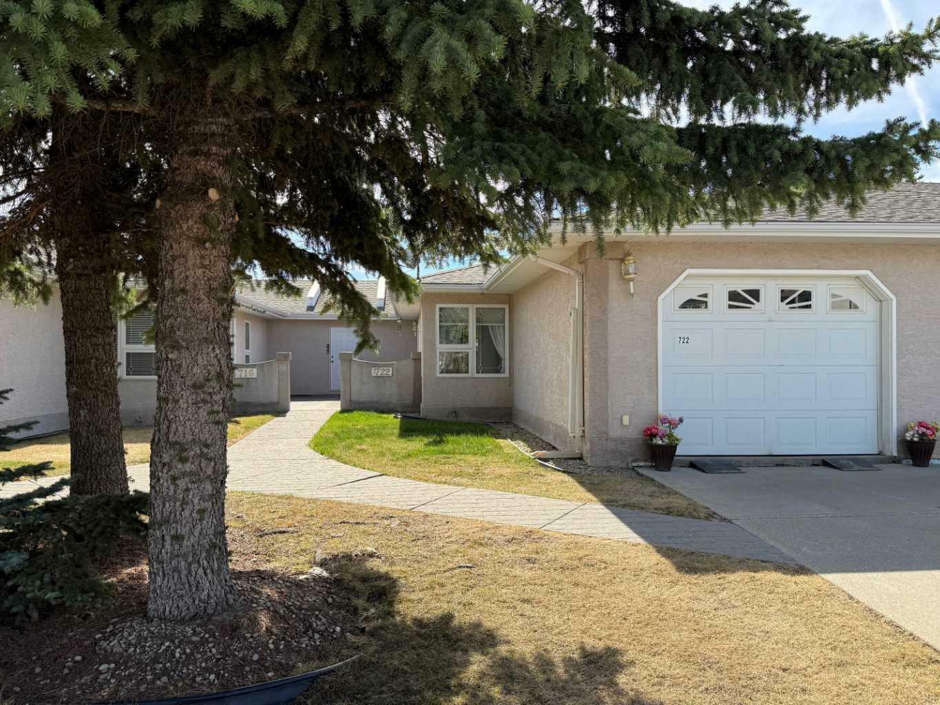 722 50 Street  Edson AB T7E 1N7 photo