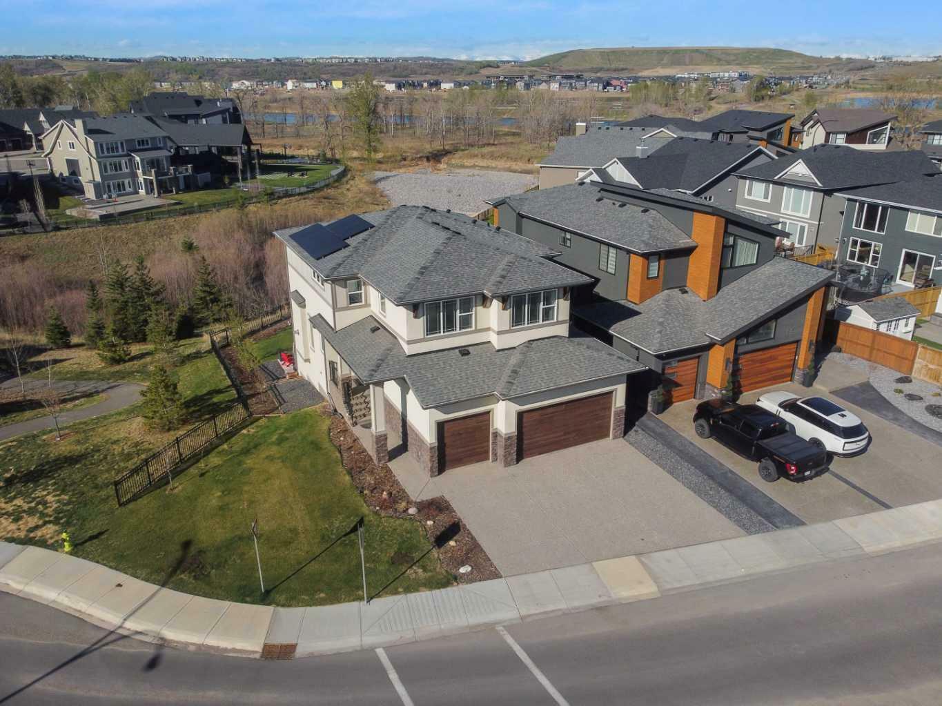 Property Photo: 9 Cranbrook Cape SE AB T3M 3L5