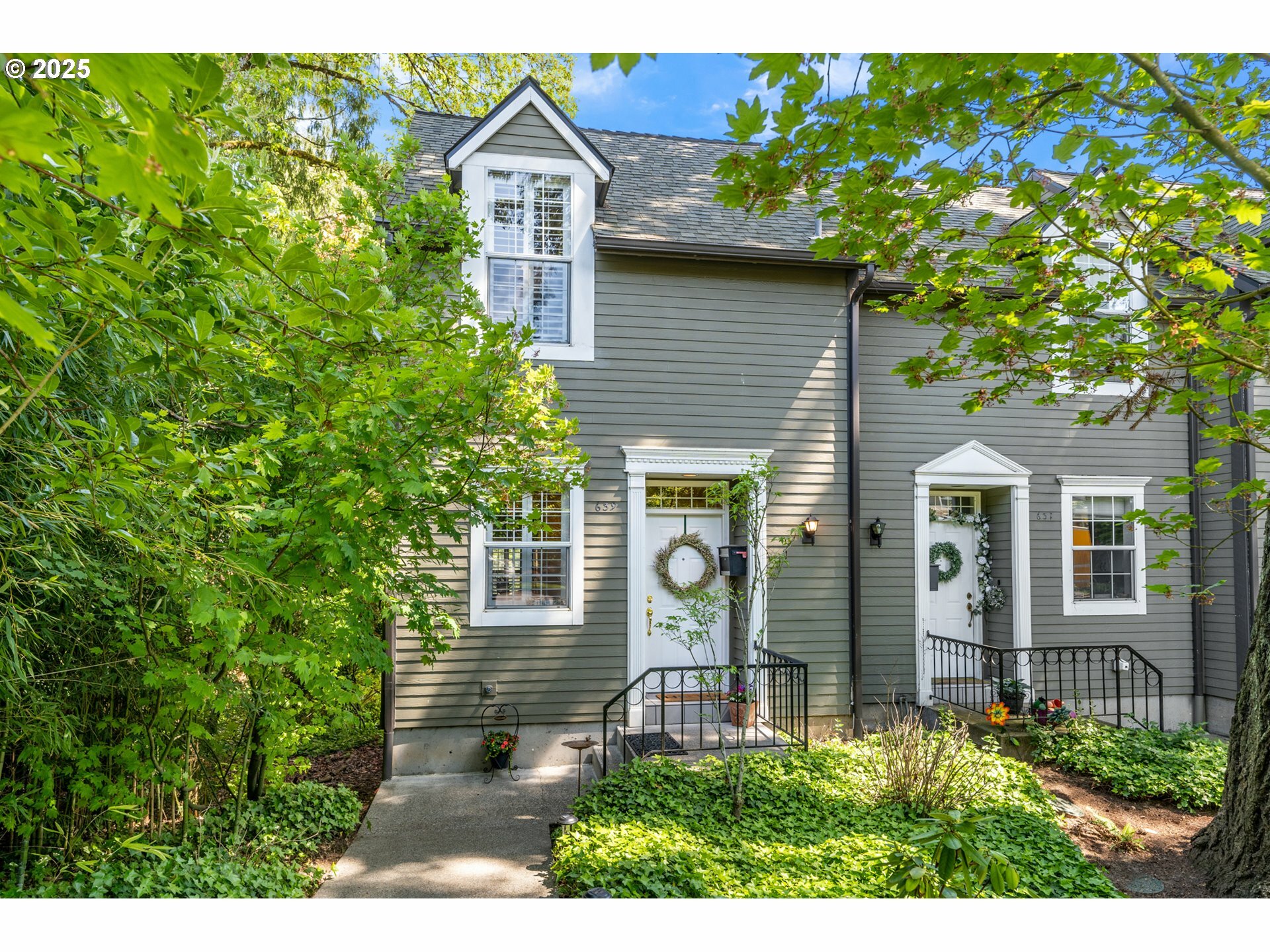 Property Photo: 639 1st St OR 97034