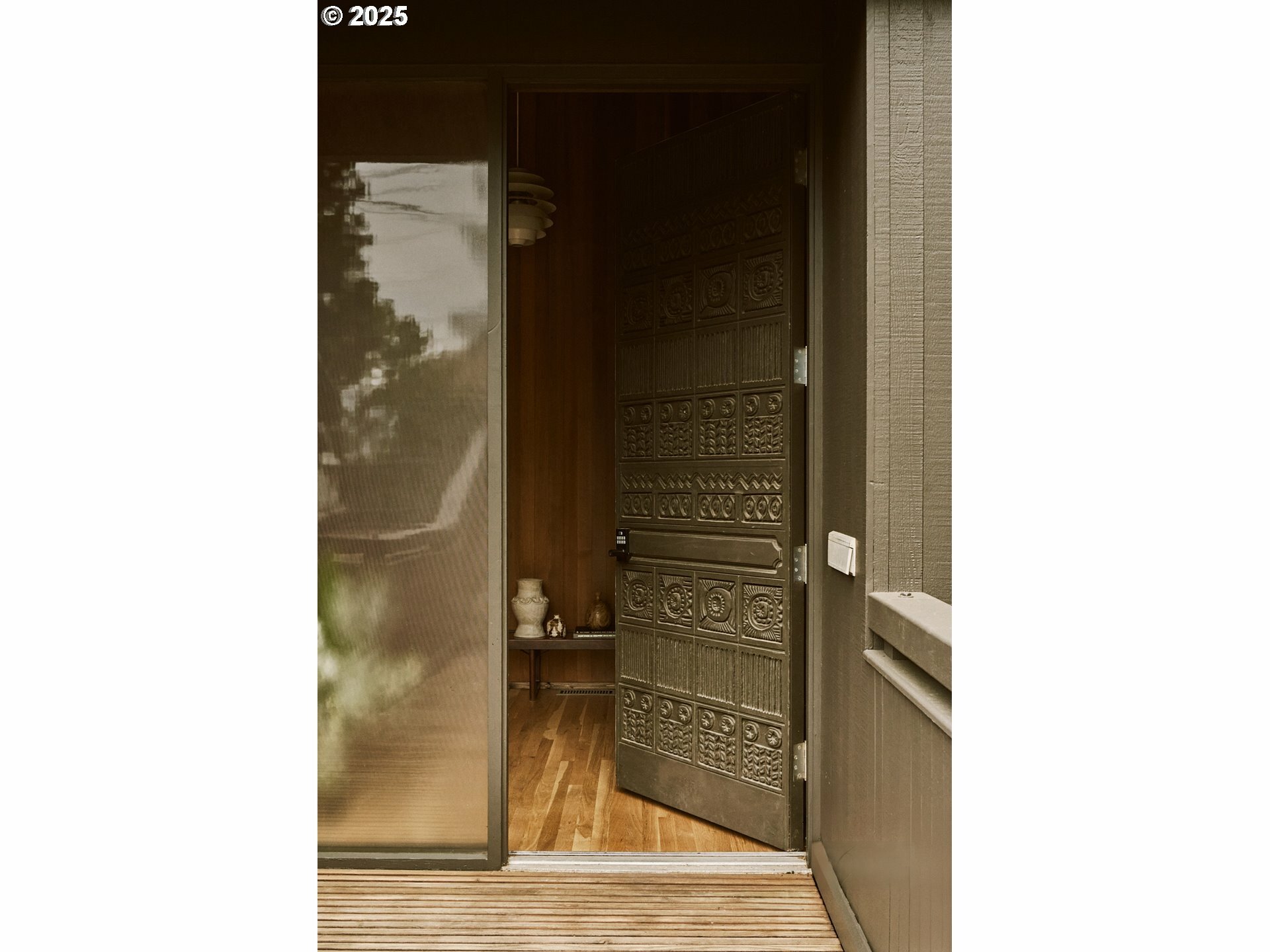 Property Photo: 2748 SW Talbot Rd OR 97201