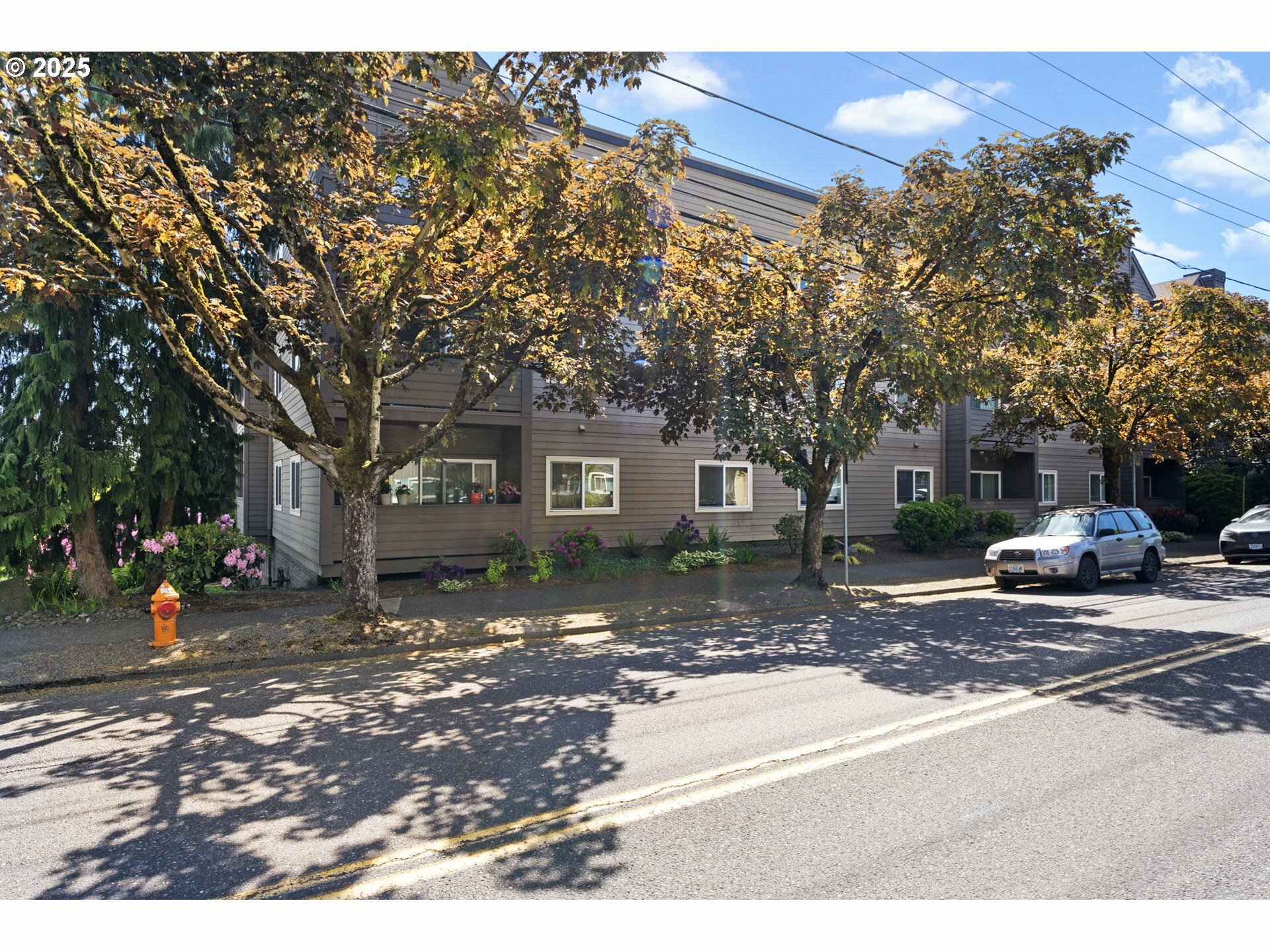 Property Photo: 4320 S Corbett Ave 117 OR 97239