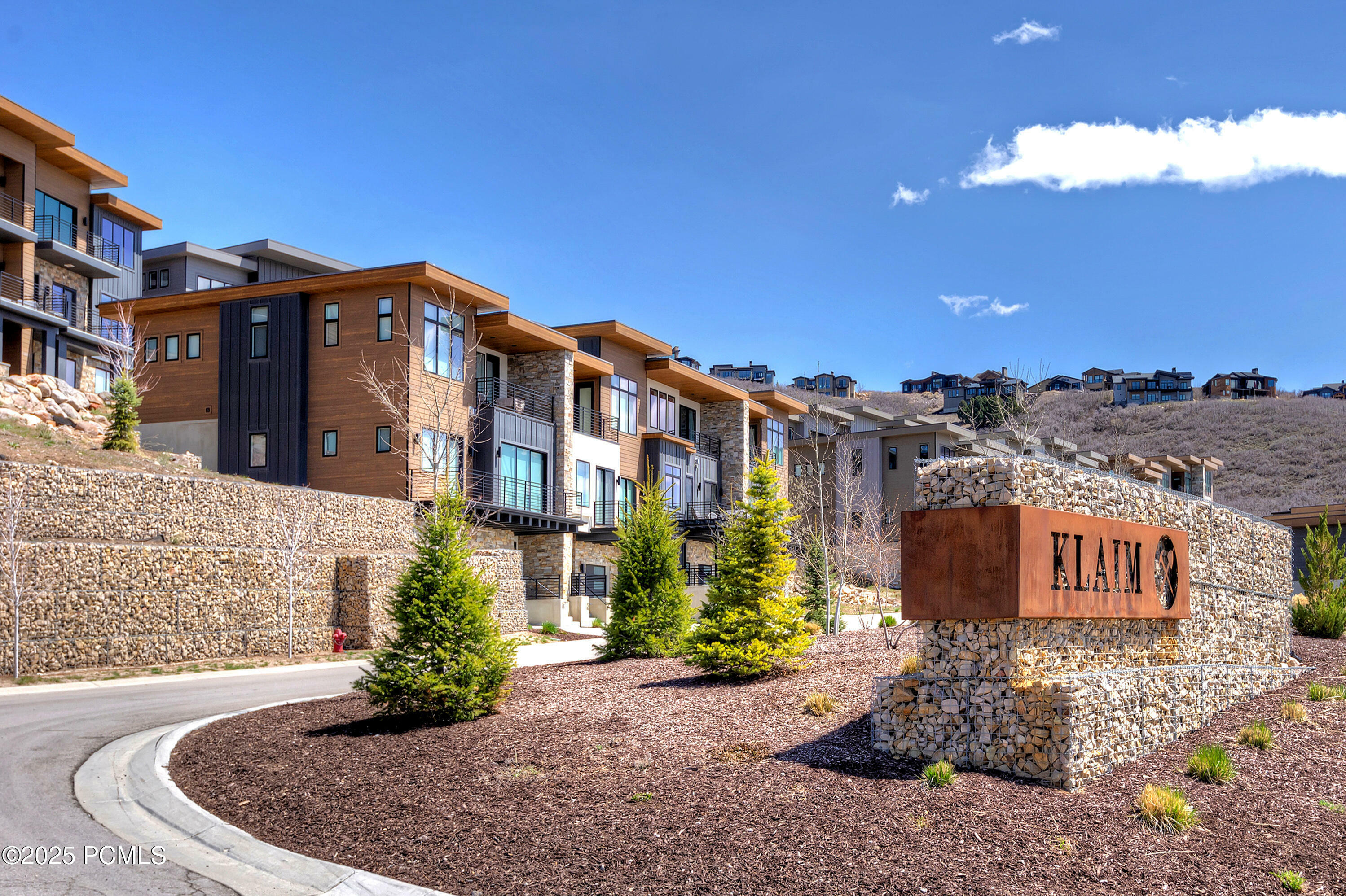 Property Photo: 801 E Klaim Drive UT 84036