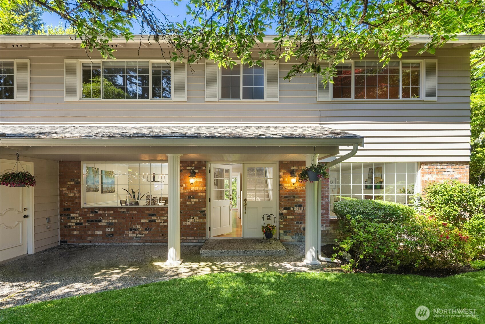 Property Photo: 19817 183rd Place NE WA 98077