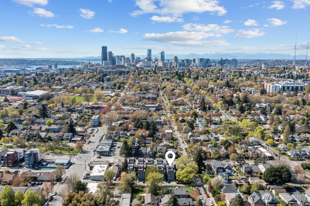 Property Photo: 726 Martin Luther King Junior Way C WA 98122