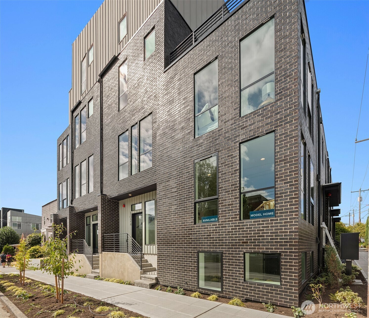 Property Photo: 1022 E John Street WA 98102