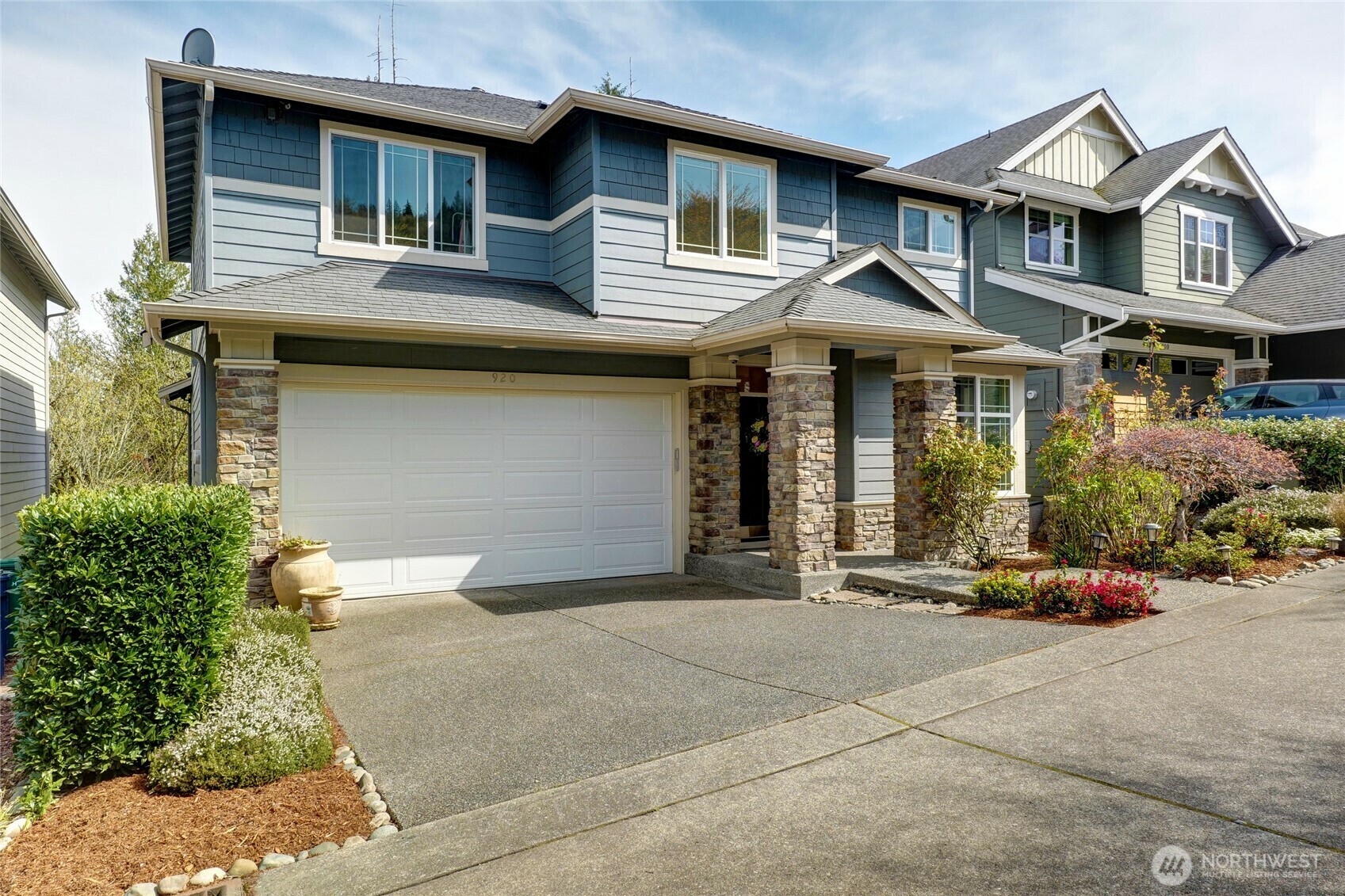 920  Big Tree Drive NW  Issaquah WA 98027 photo