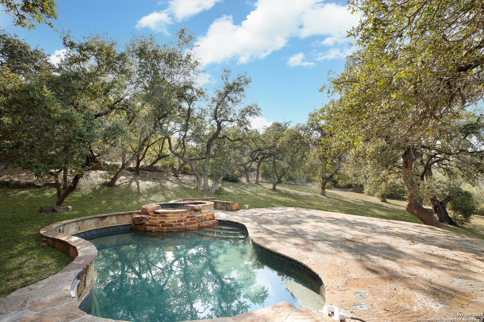 Property Photo: 615 Sentry Hill TX 78260