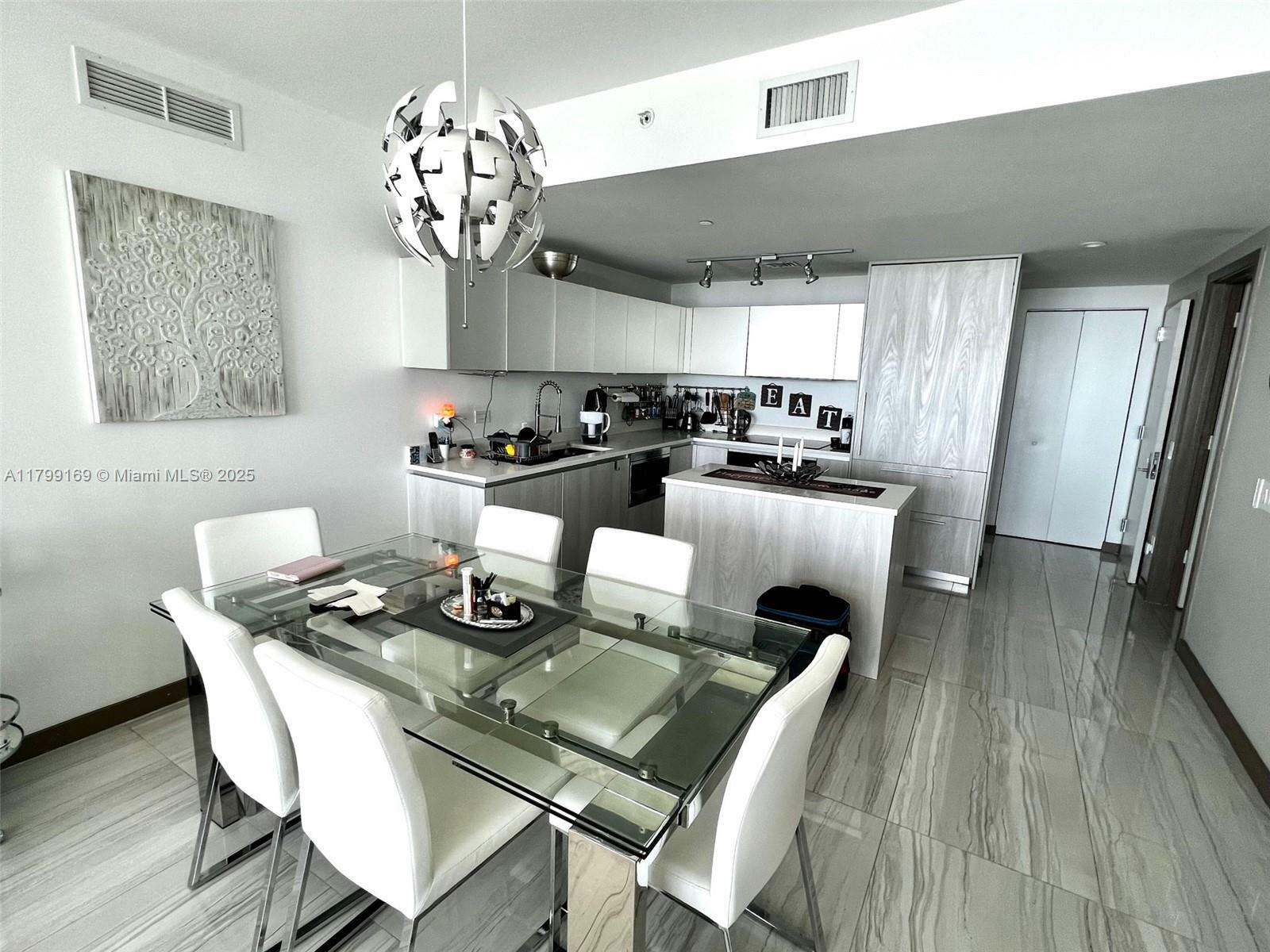 Property Photo: 3131 NE 7th Ave 1404 FL 33137