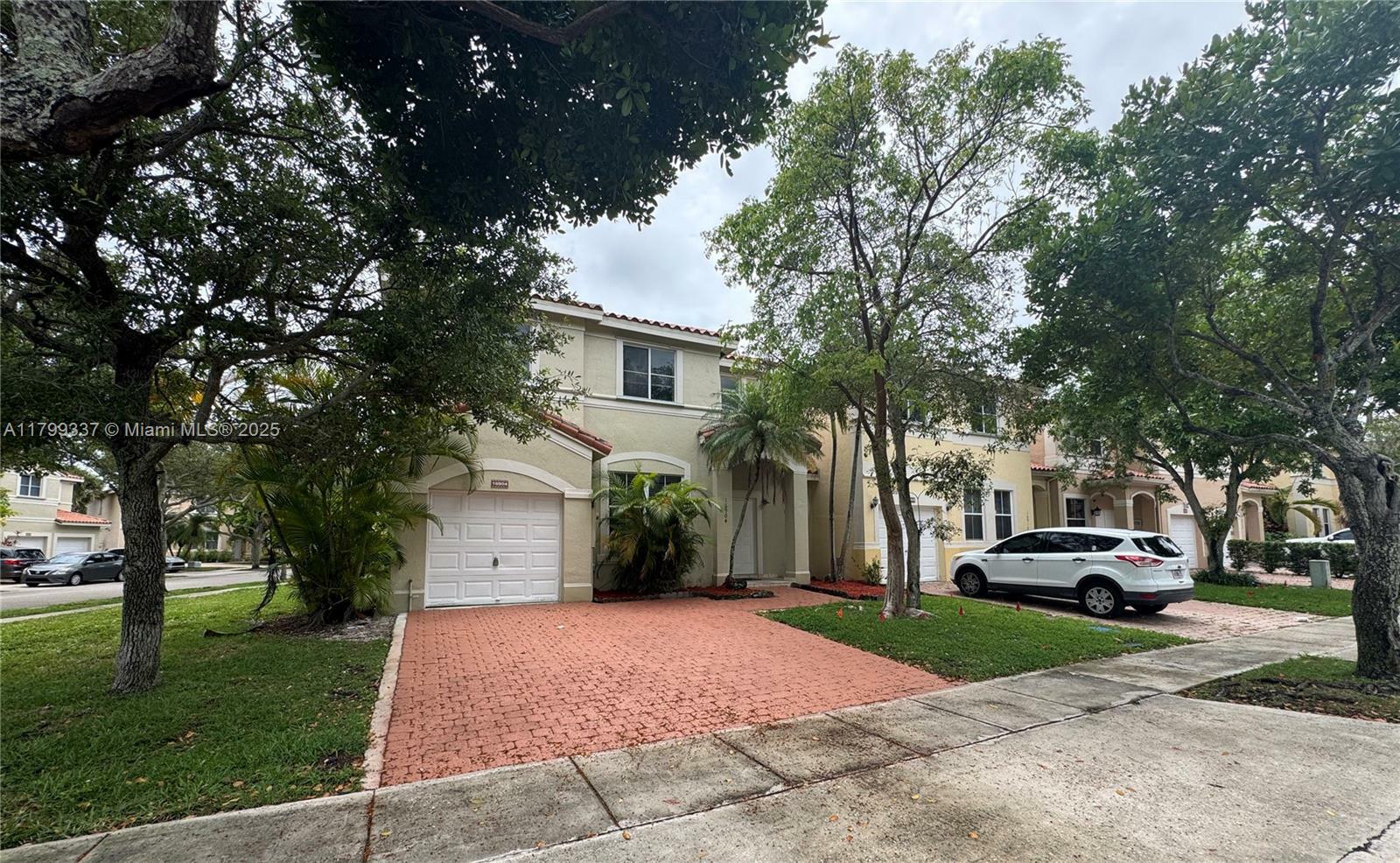 Property Photo: 16904 SW 35th St FL 33027