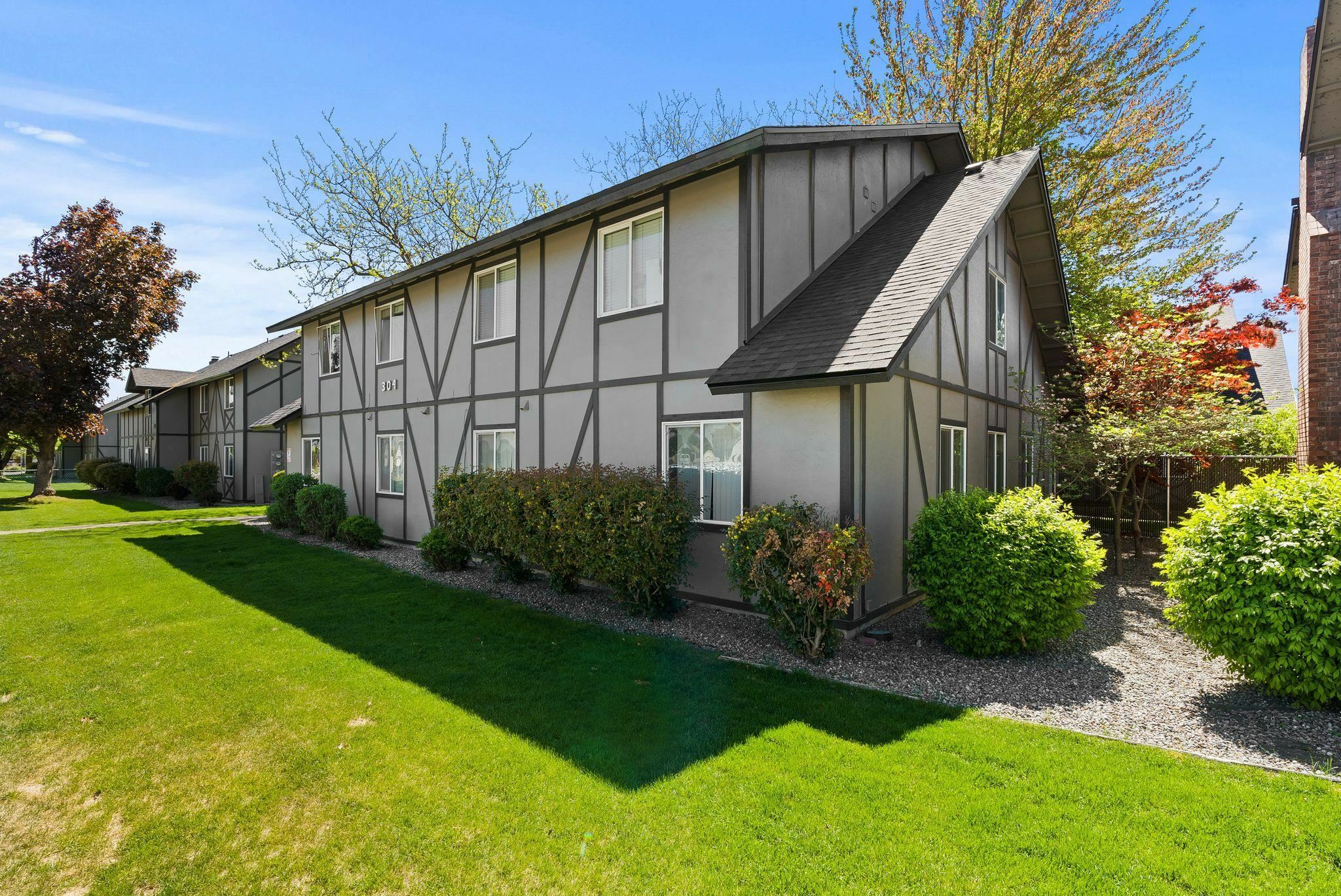 Property Photo: 304 E Weile Ave 4 WA 99208