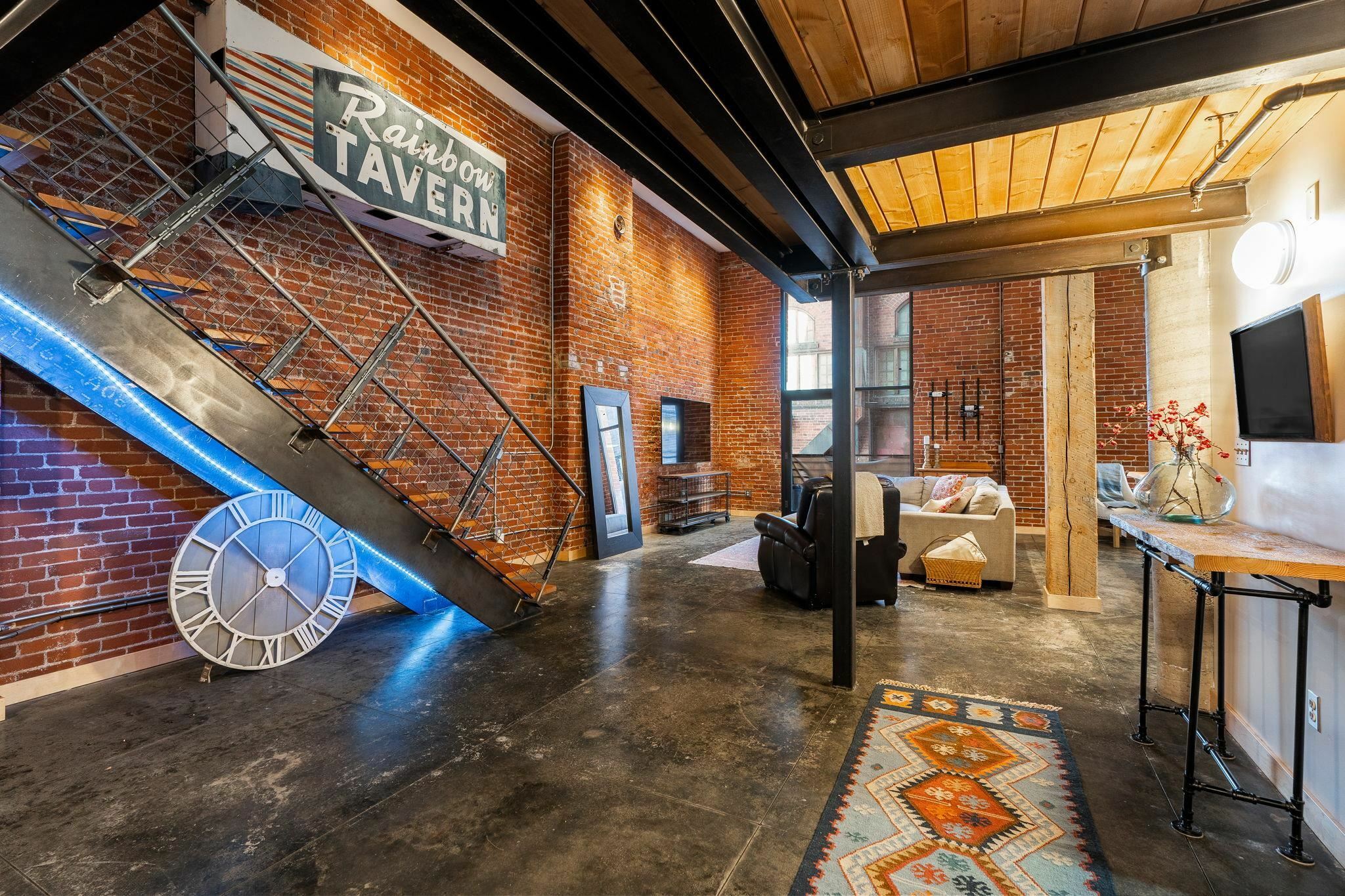 Property Photo: 1016 W Railroad Ave 202 WA 99201