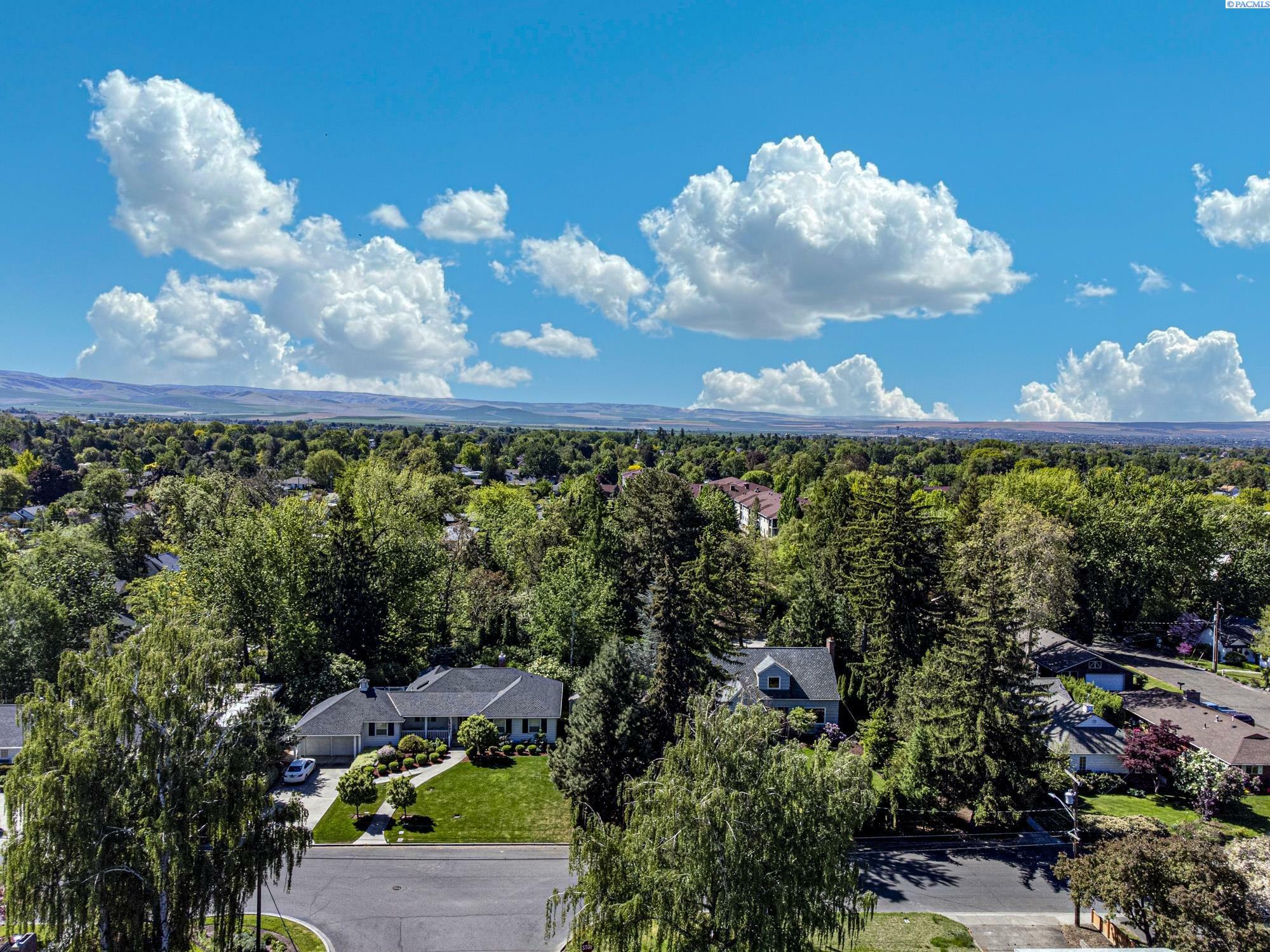Property Photo: 1015 Catherine St WA 99362