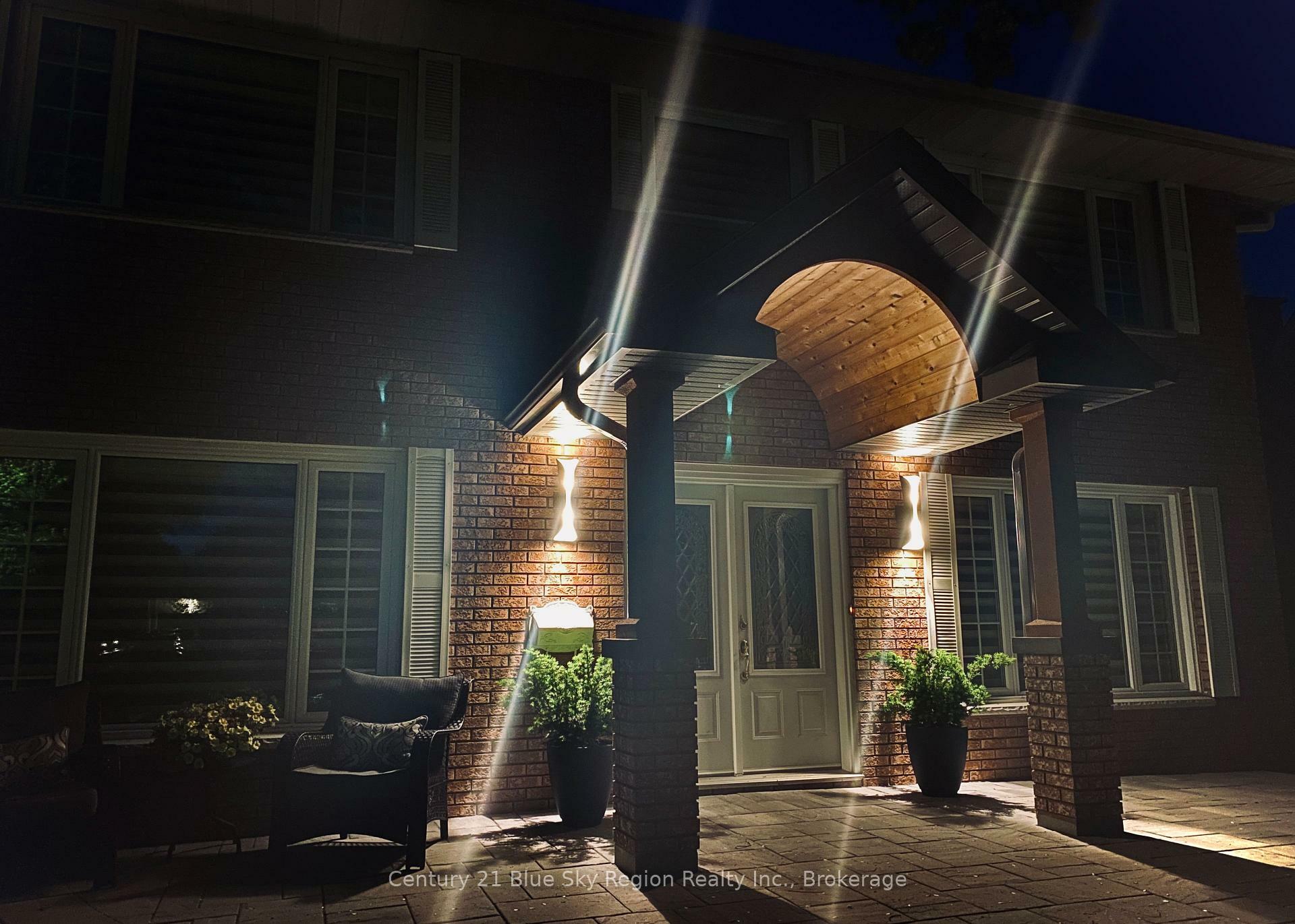 Photo de la propriété: 614 Guinevere Court ON P1A 3N9