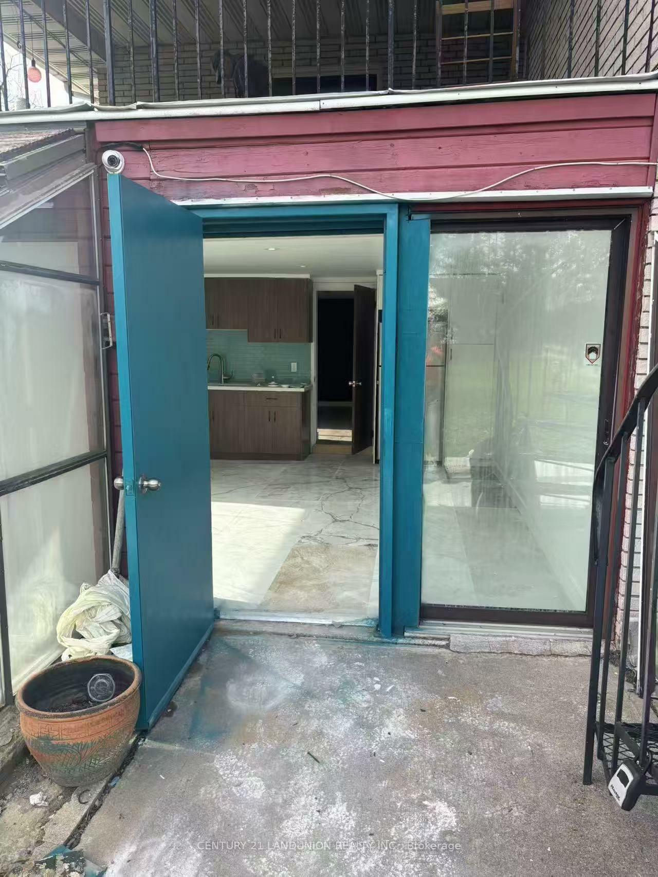 Property Photo:  757 Taunton Road E Basement  ON L1K 1G5 