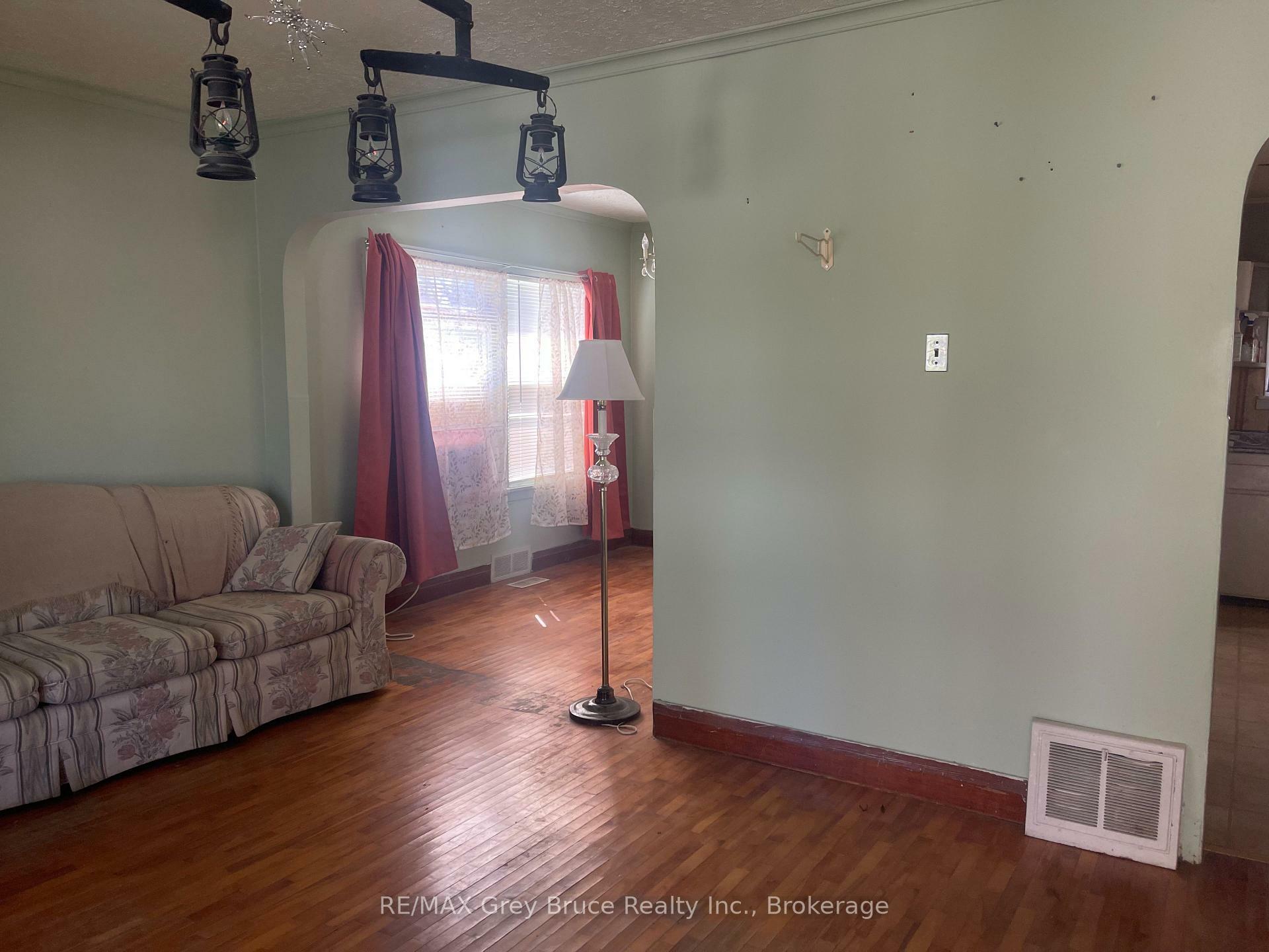 Property Photo: 2496 6th Avenue W ON N4K 5J6