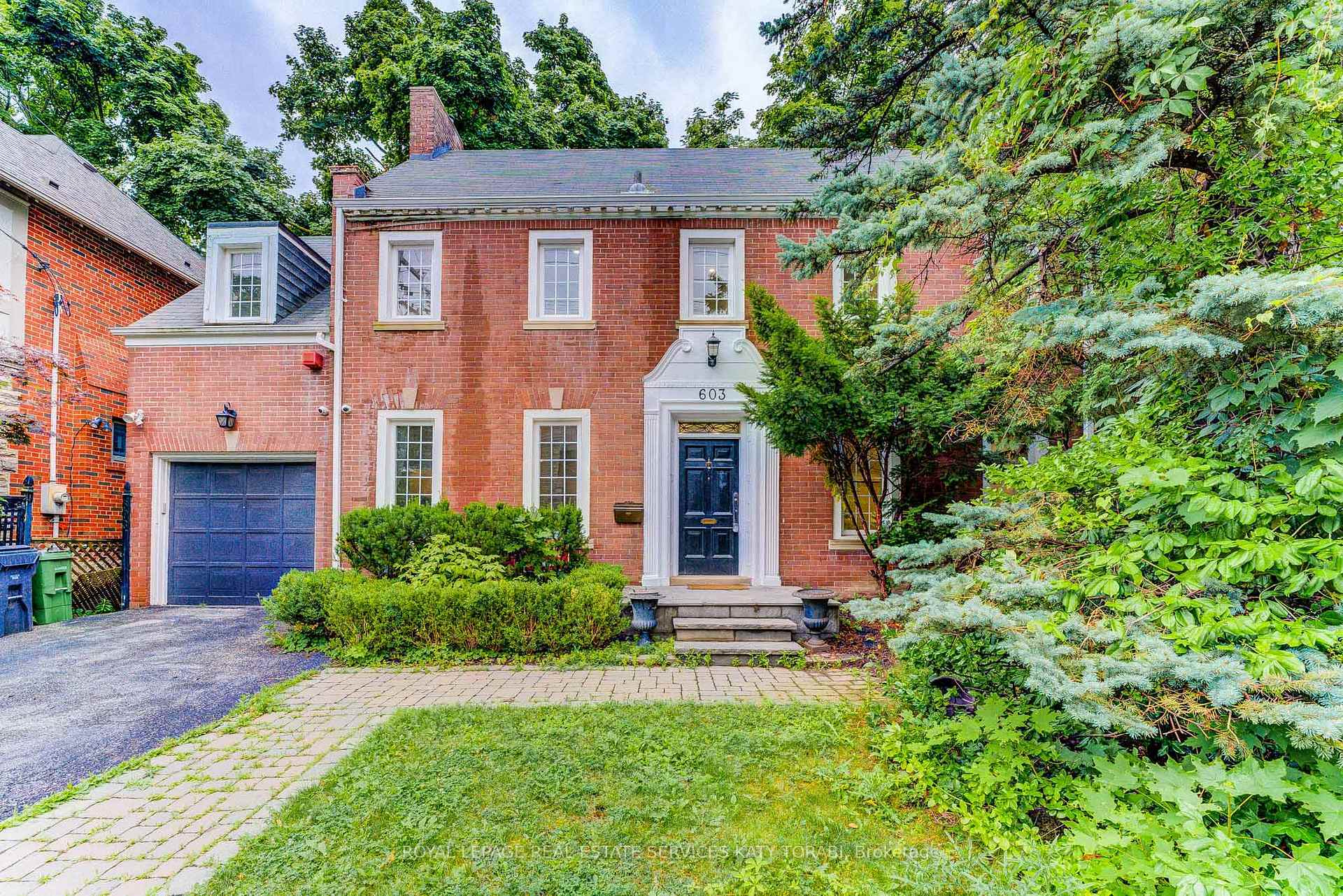 Property Photo: 603 Spadina Road ON M5P 2X1