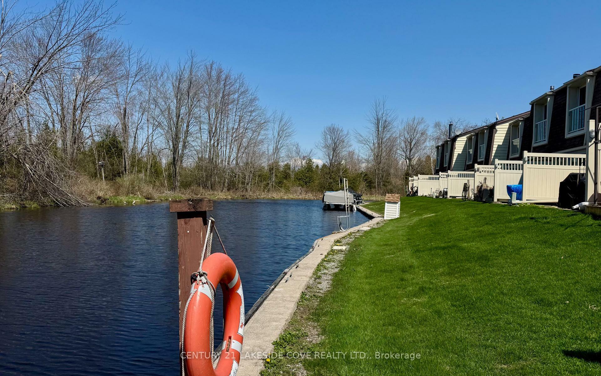 Property Photo: 4 Paradise Boulevard 19 ON L0K 1B0
