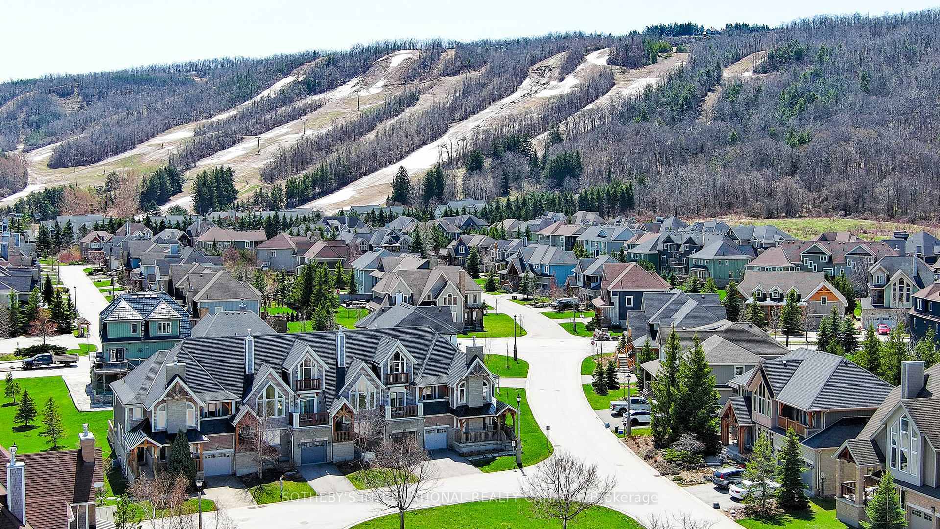 Property Photo: 101 Millennium Way E ON L9Y 0V1