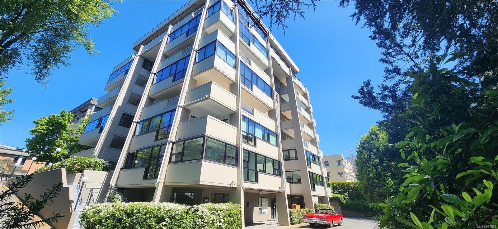 Property Photo: 819 Burdett Ave 501 BC V8W 1B3