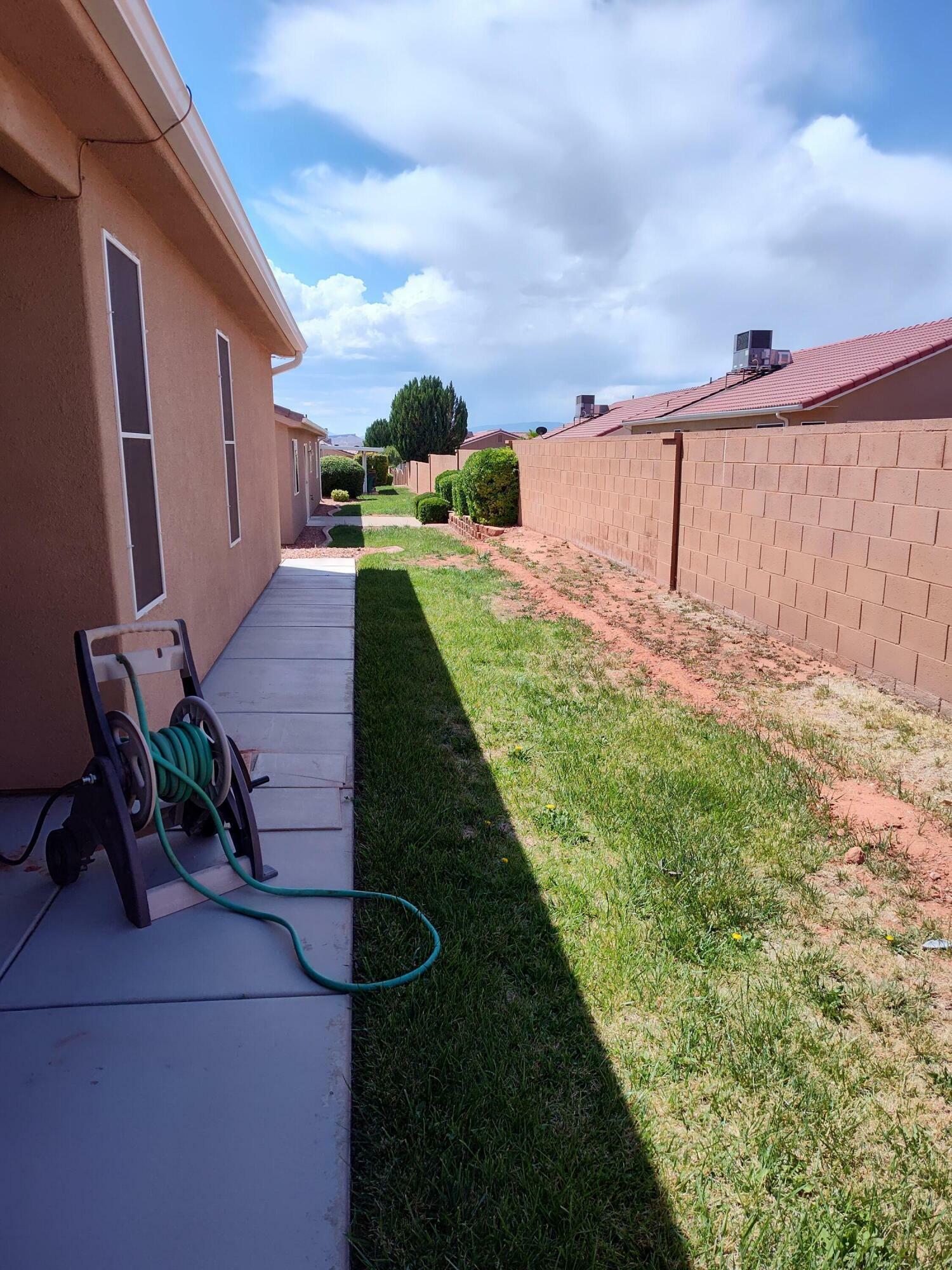 Property Photo: 458 S Puerto Dr UT 84738