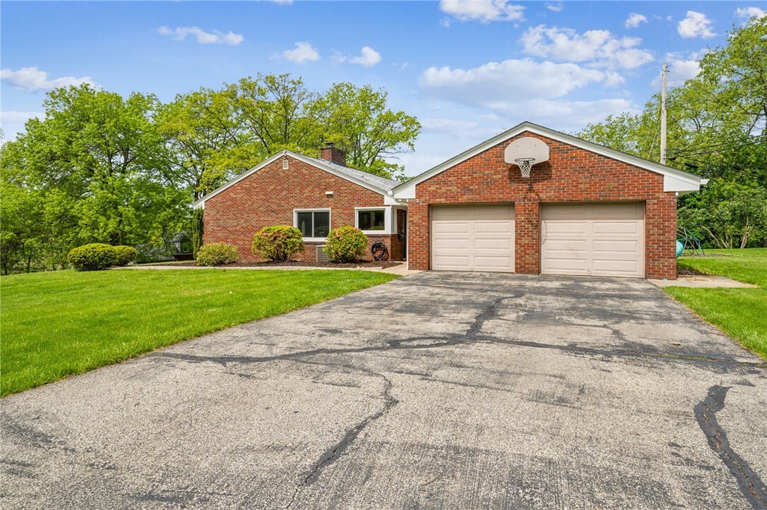 Property Photo:  4625 Doverdell Dr  PA 15236 