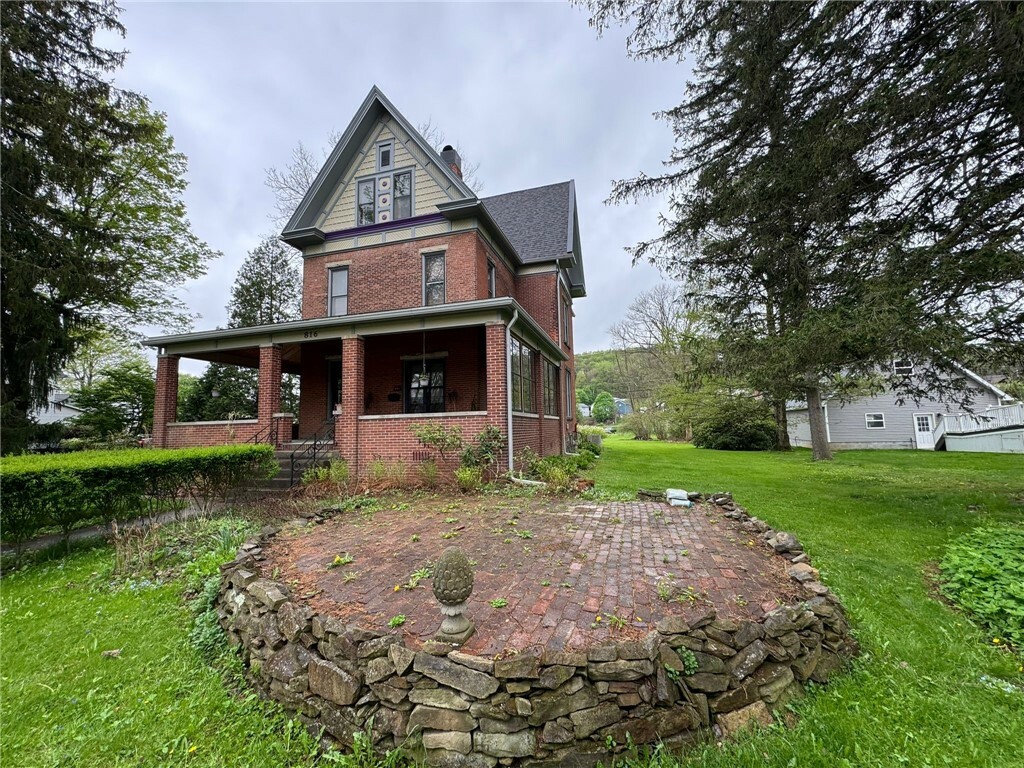 Property Photo: 816 Main St PA 15824