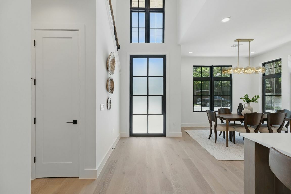 Property Photo: 2304 W 8th TX 78703
