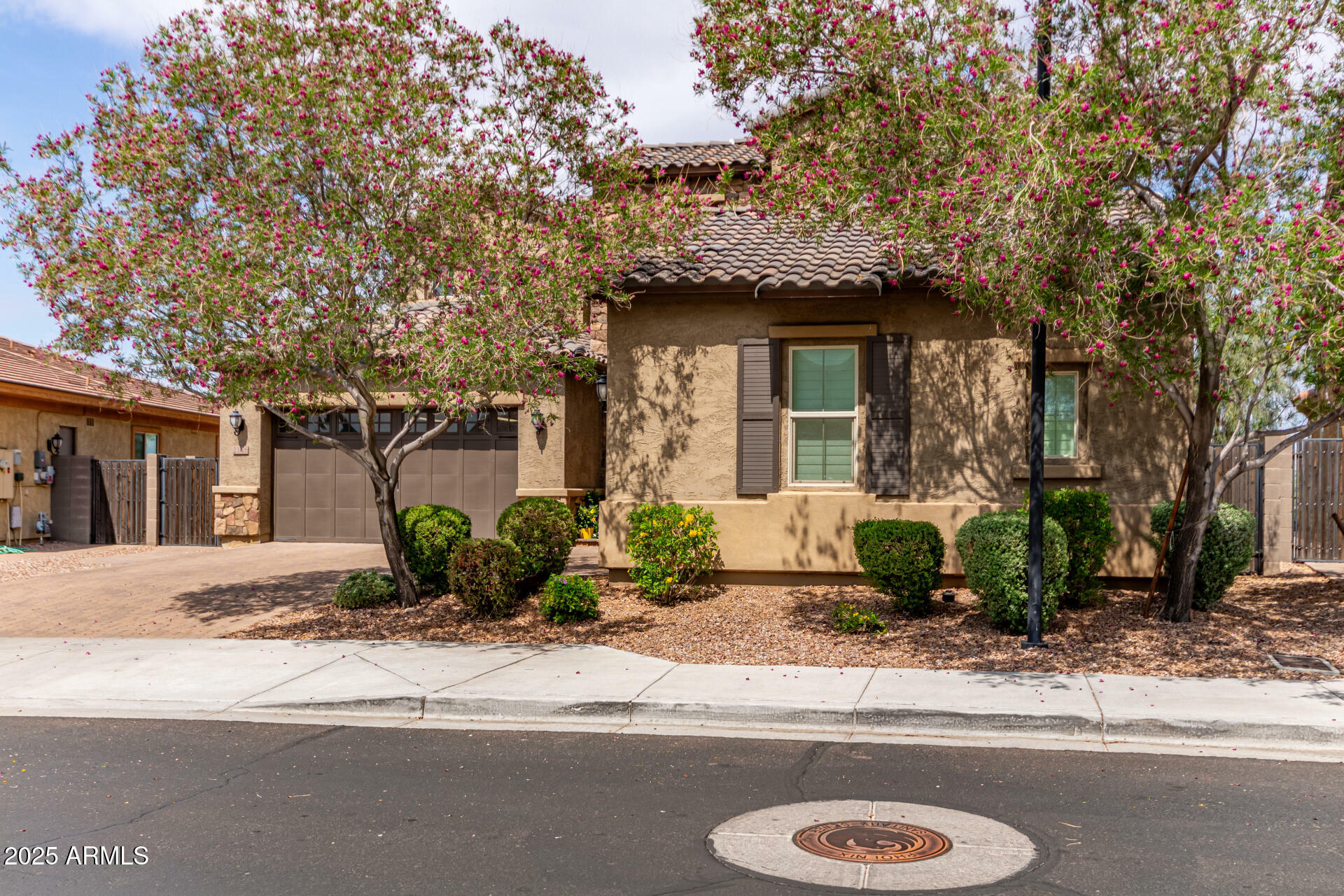 Property Photo: 23126 N 45th Place AZ 85050