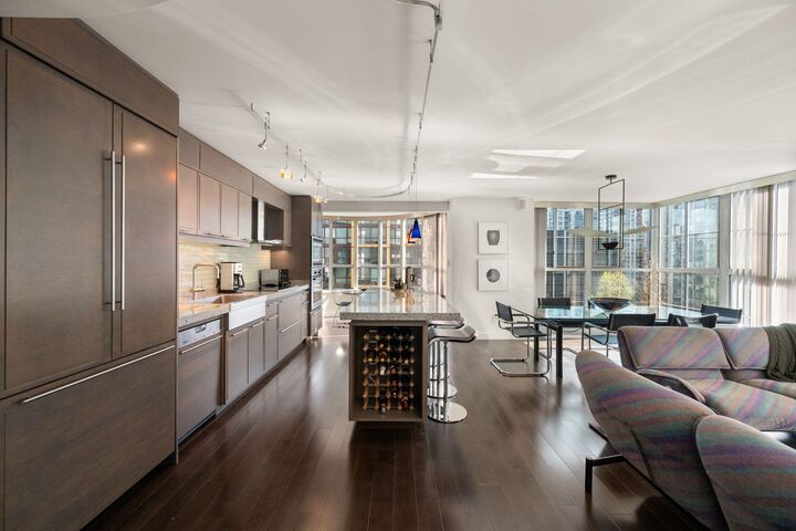 Property Photo: 717 Jervis Street 602 BC V6E 4L5