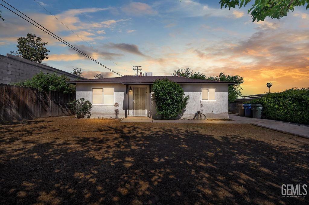 Property Photo: 2617 Floral Drive CA 93305