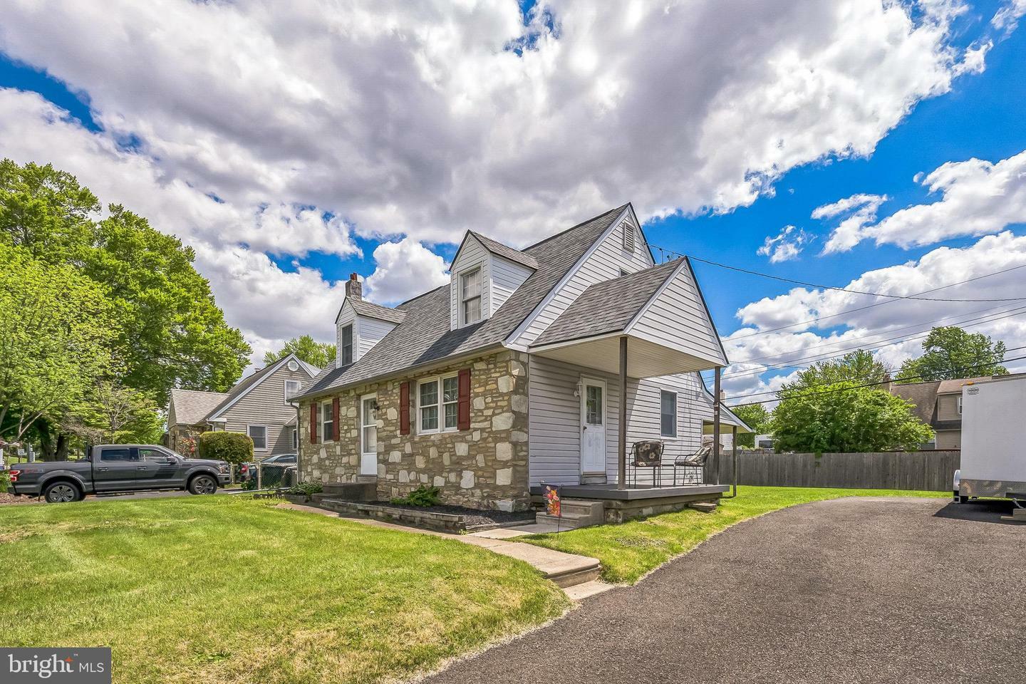 Property Photo: 3187 Philmont Avenue PA 19006