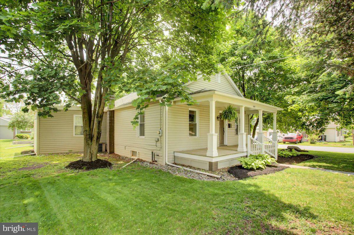 Property Photo: 614 Hollywell Avenue PA 17201