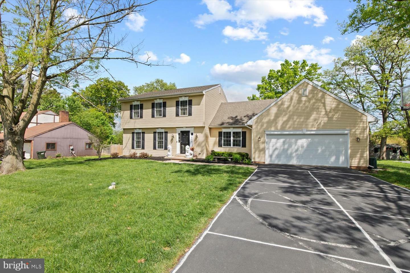 Property Photo: 425 Chowning Place PA 17601