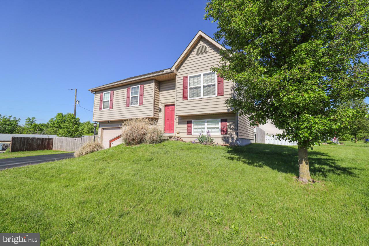 Property Photo: 230 Jewel Drive PA 17404
