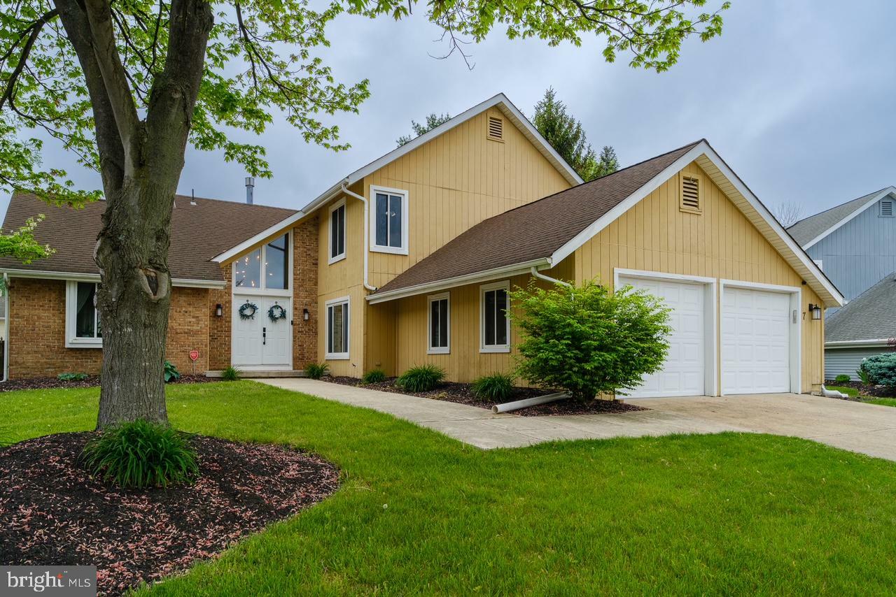 Property Photo: 7 Knoll Court NJ 08080