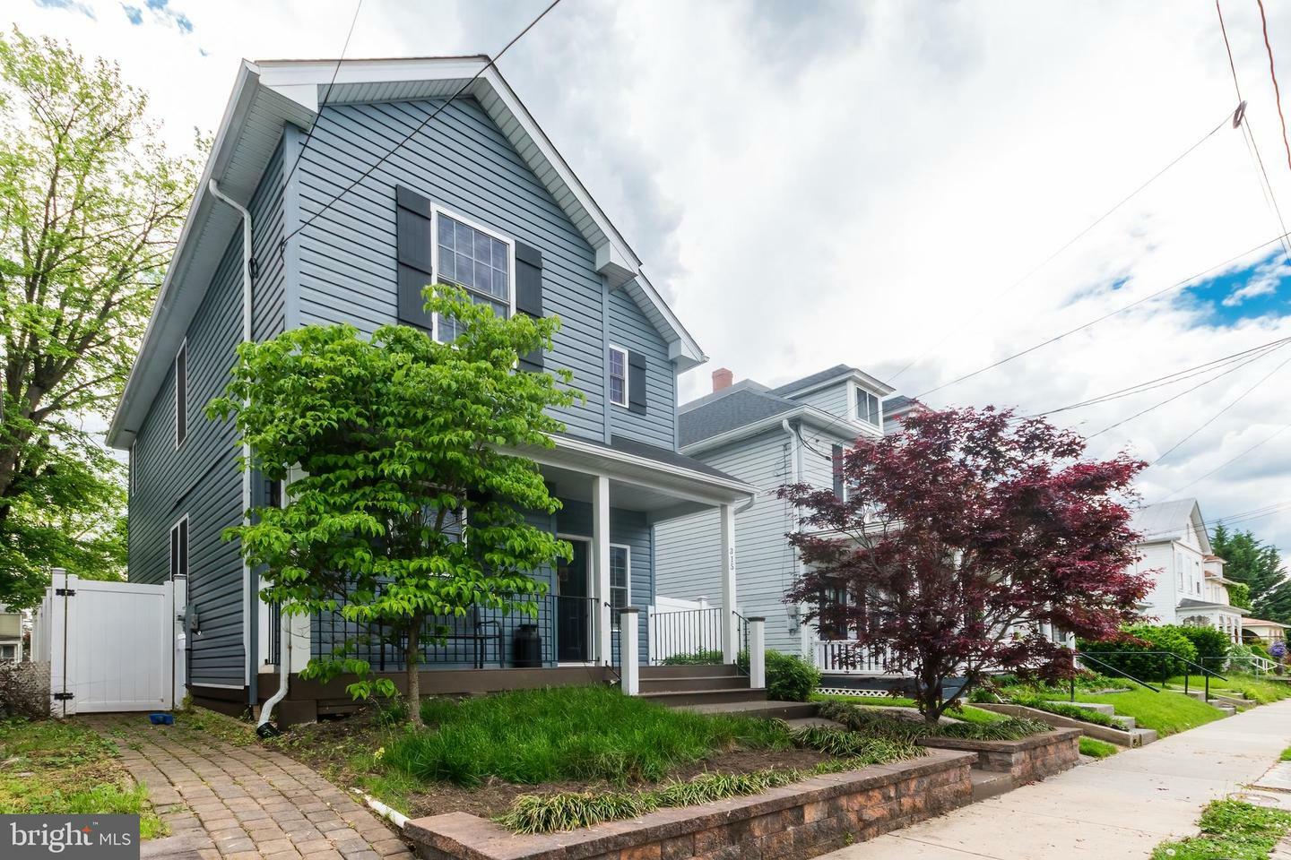 Property Photo: 315 E Piccadilly Street VA 22601