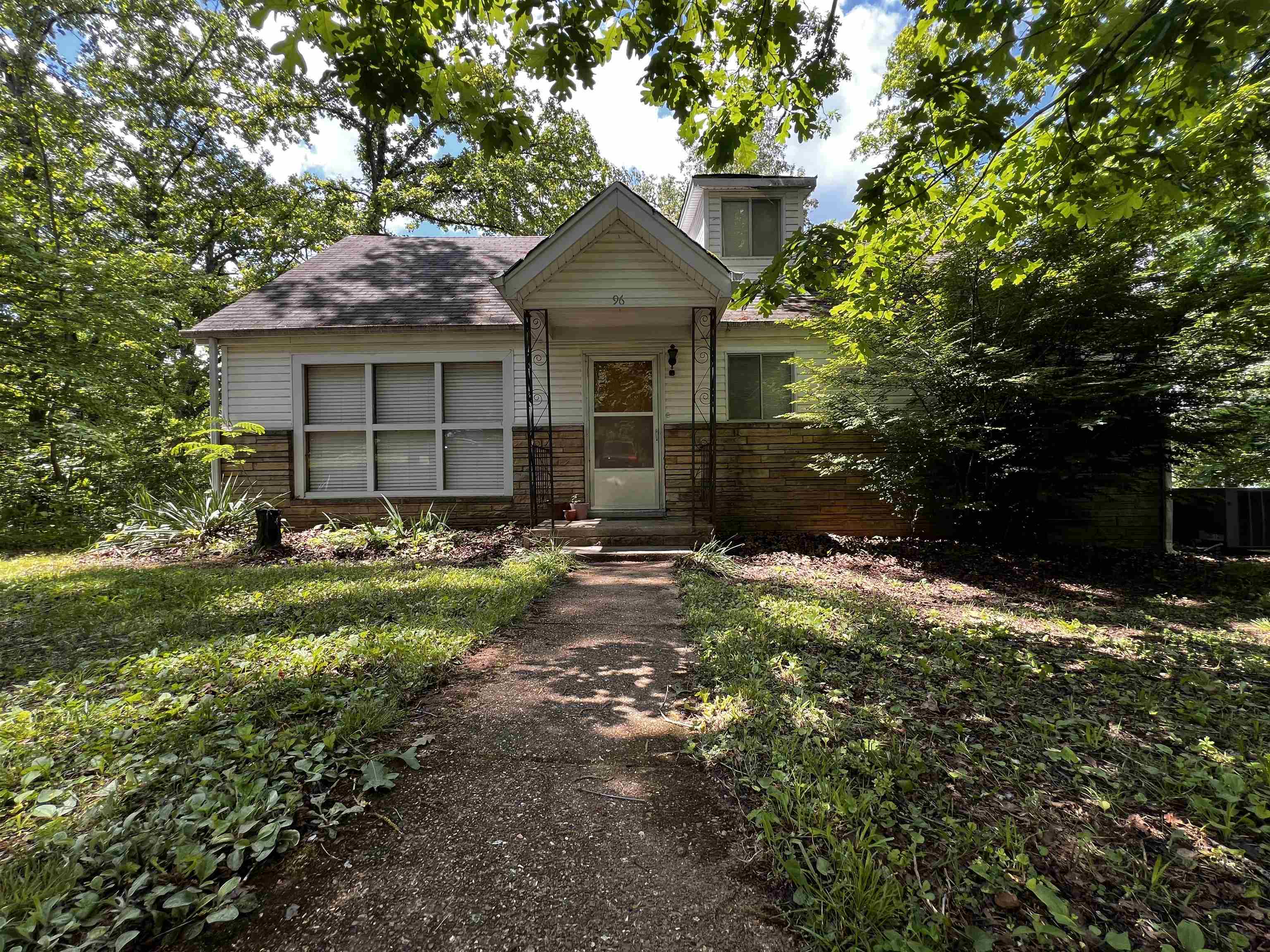 96 E Lakeshore Drive  Cherokee Village AR 72529-7422 photo