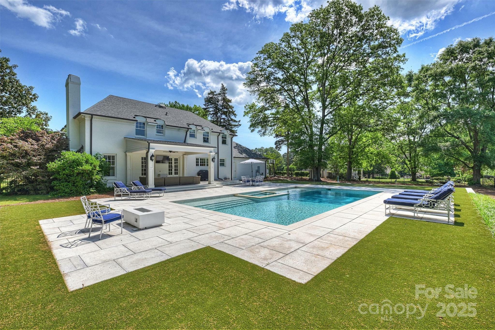Property Photo: 5806 Bentway Drive NC 28226