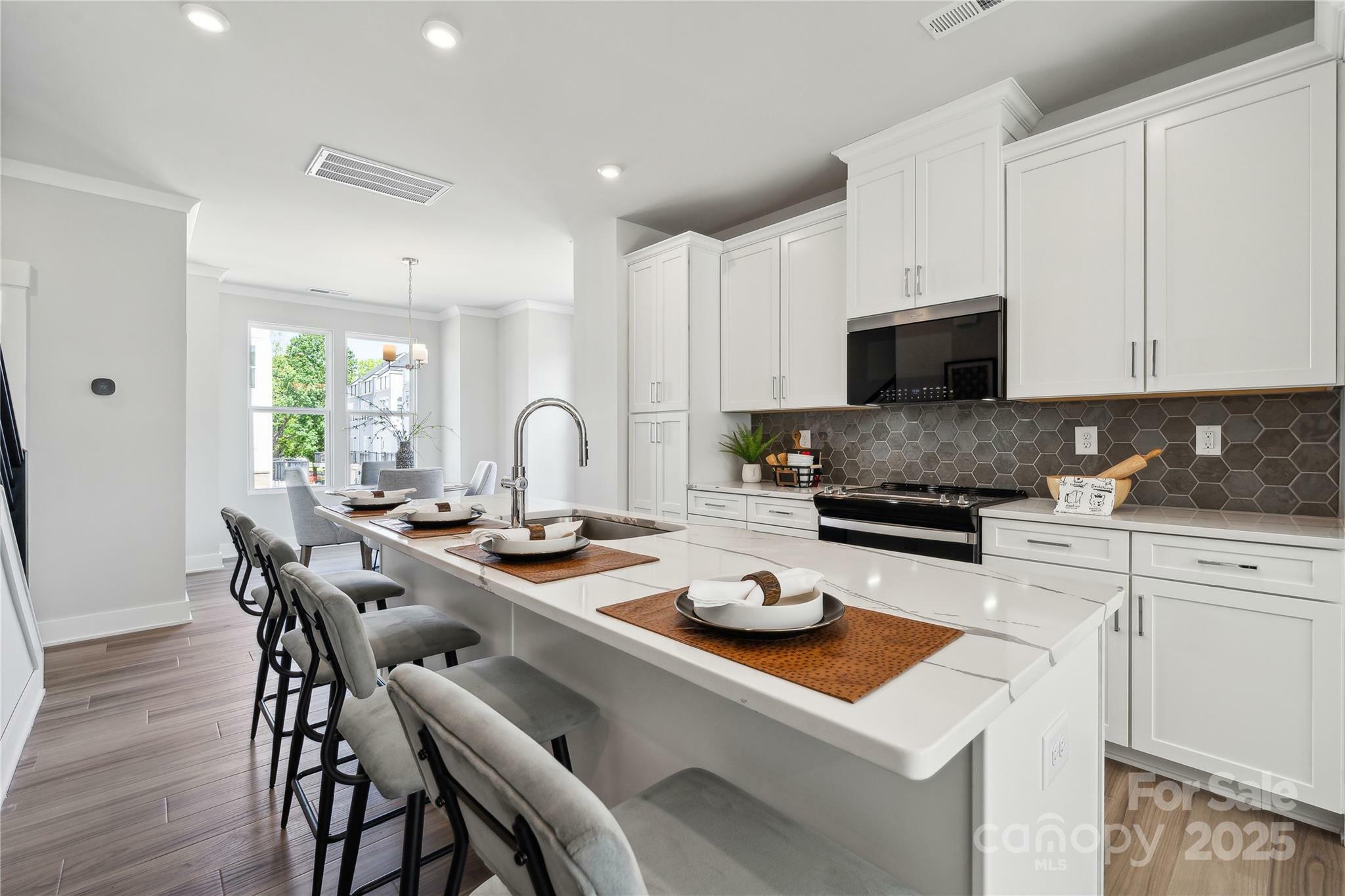2009 Clarksdale Drive 39  Charlotte NC 28206 photo