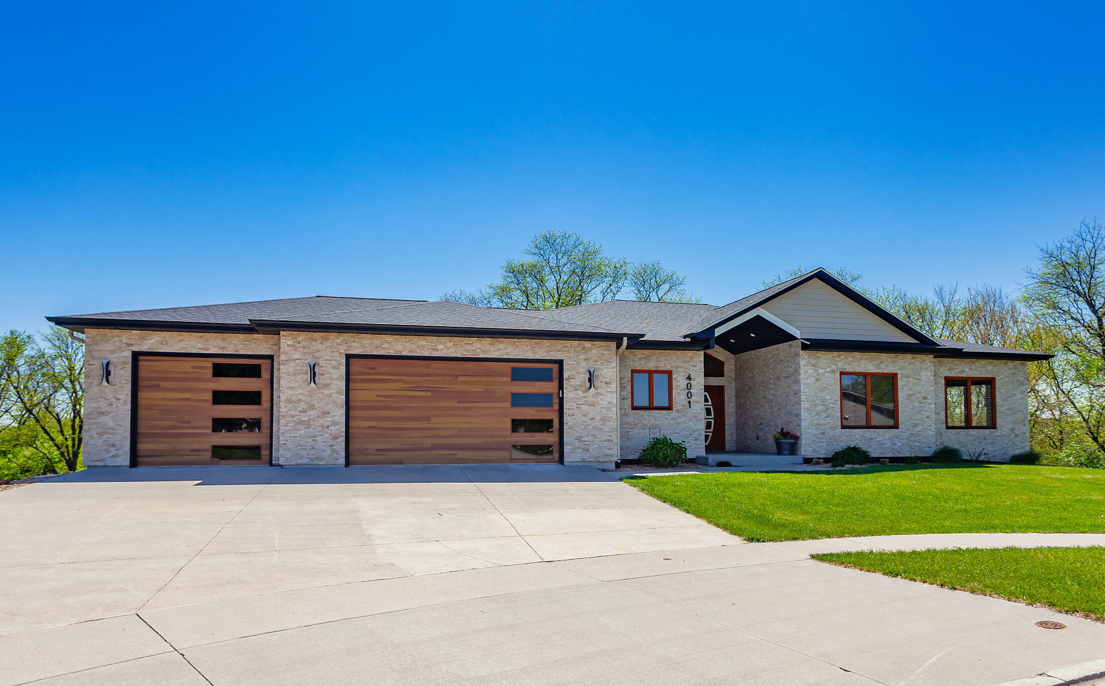 4001 Cartier Avenue  Ames IA 50014 photo