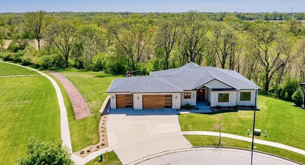 Property Photo:  4001 Cartier Avenue  IA 50014 