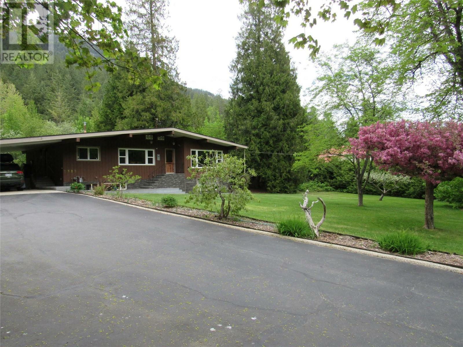 Property Photo: 1389 Lookout Road BC V1N 4M9