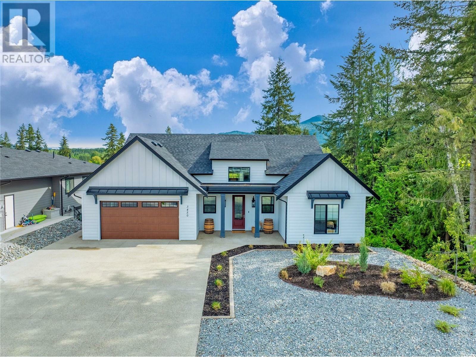 Property Photo: 3450 18 Avenue Northeast BC V1E 1M9