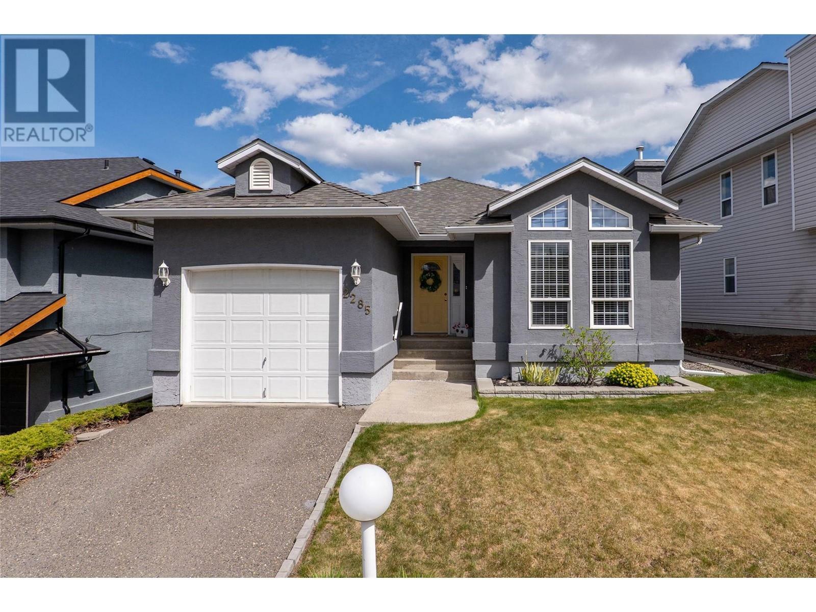Property Photo: 2285 Turnberry Place BC V1S 1S8