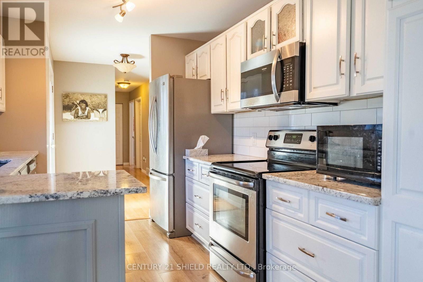 Property Photo: 5514 Poplar Avenue ON K0C 1P0
