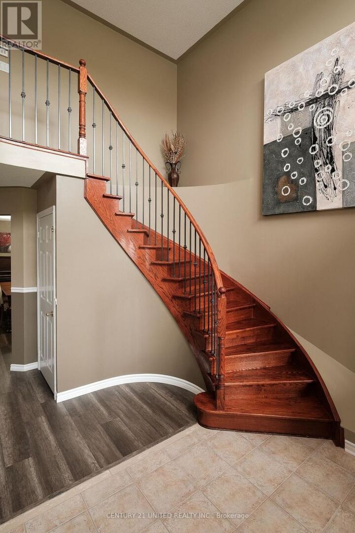 Photo de la propriété: 1403 Ireland Drive ON K9K 0A7