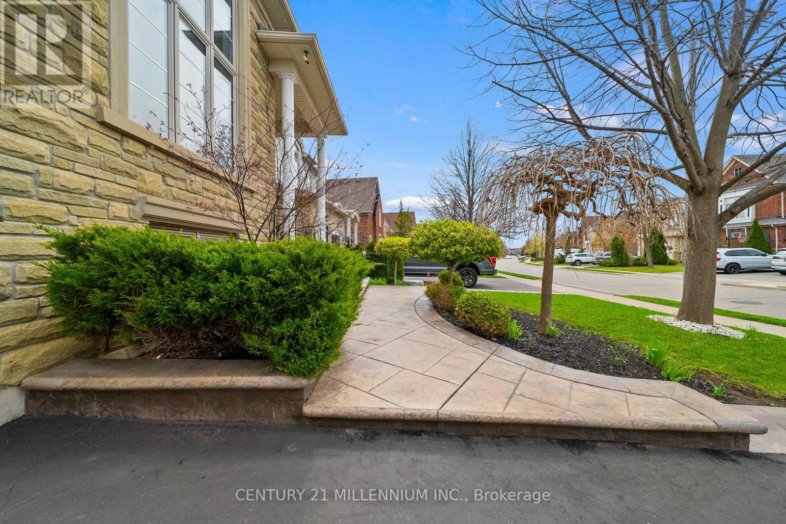 Property Photo: 31 Saint Hubert Drive ON L6P 1W1